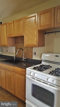 Building Photo - 1836 Metzerott Rd