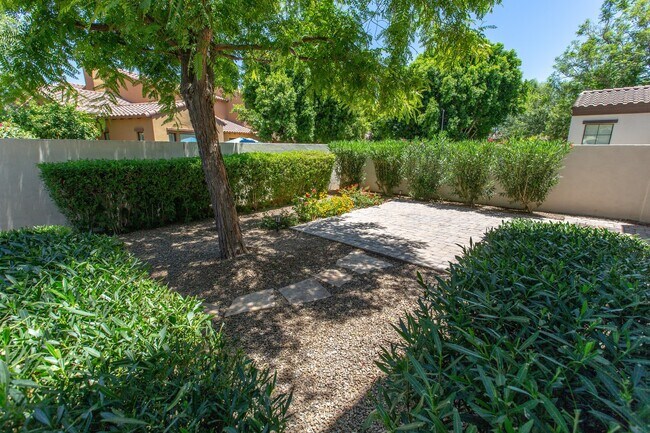 Building Photo - 4700 S Fulton Ranch Blvd