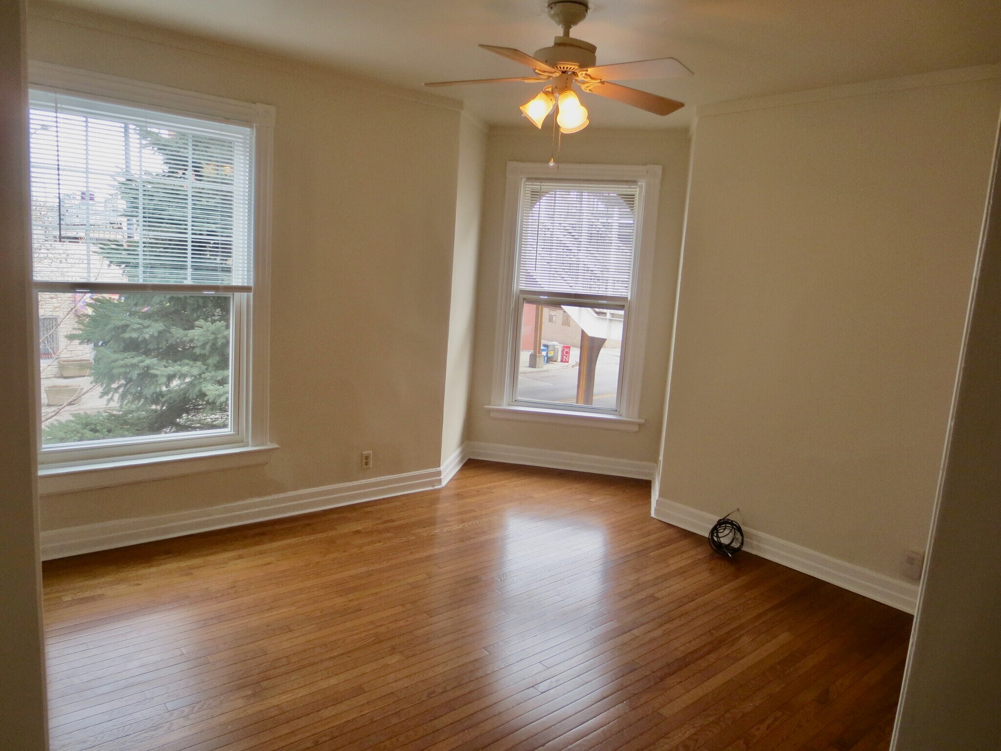 Building Photo - 1825 W Addison St