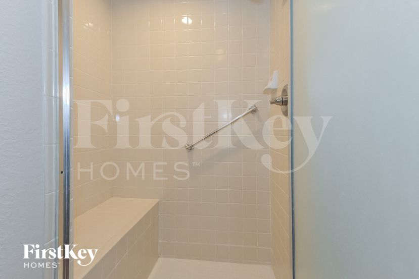 Building Photo - 3240 N Hill Farm Dr