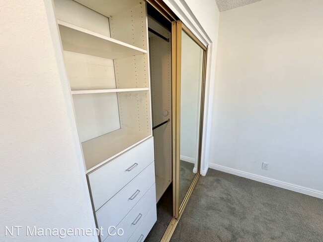 Building Photo - 2 br, 1 bath Apartment - 3631 Midvale Ave ...