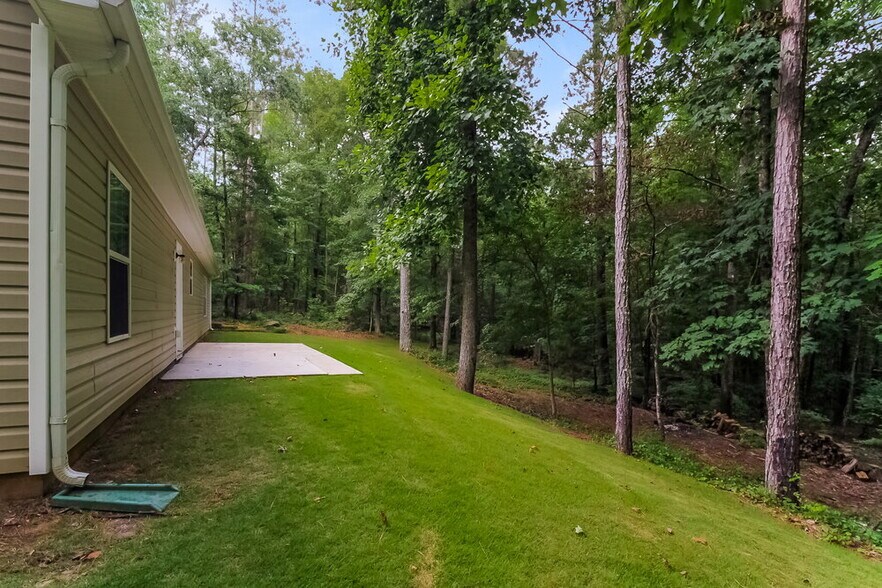 Building Photo - 3135 Sweetbriar Dr