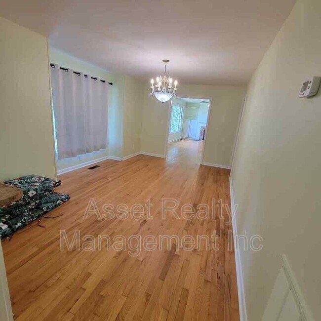 Building Photo - 201 Farlow Dr