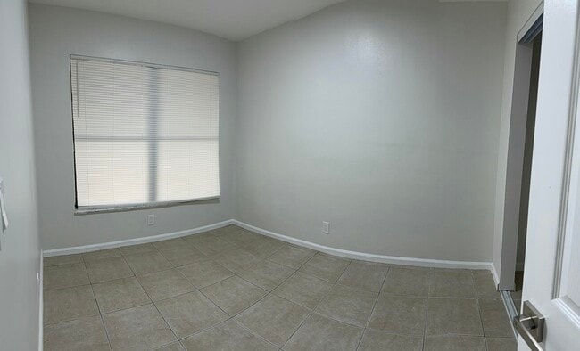 Building Photo - 7801 NW 70th Ct