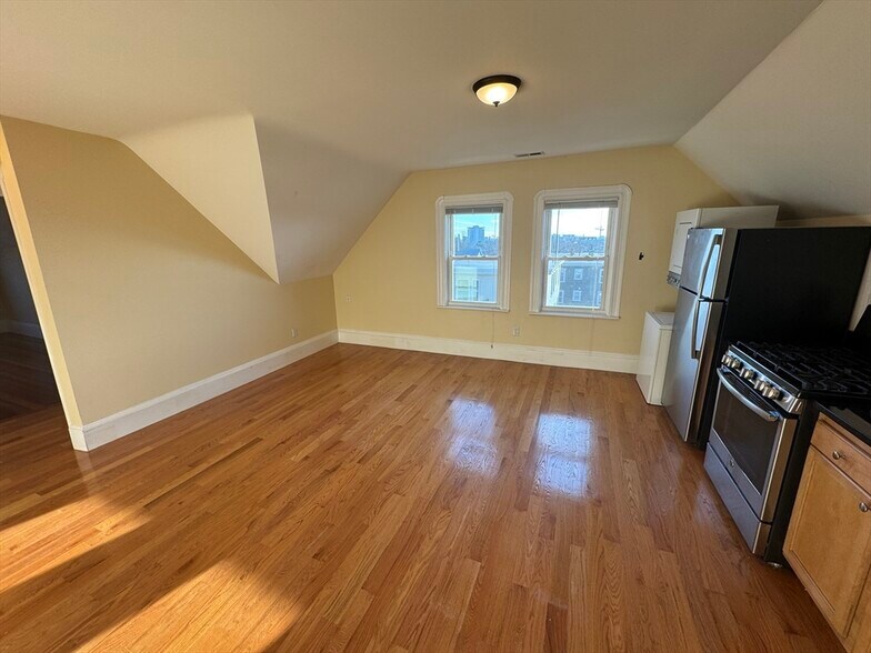 Building Photo - 50 Lowell St