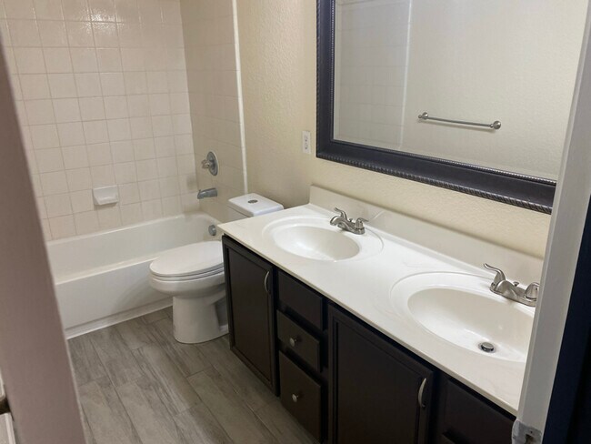 Building Photo - 14735 Bending Point