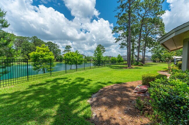 Building Photo - 1219 Oakmont Dr