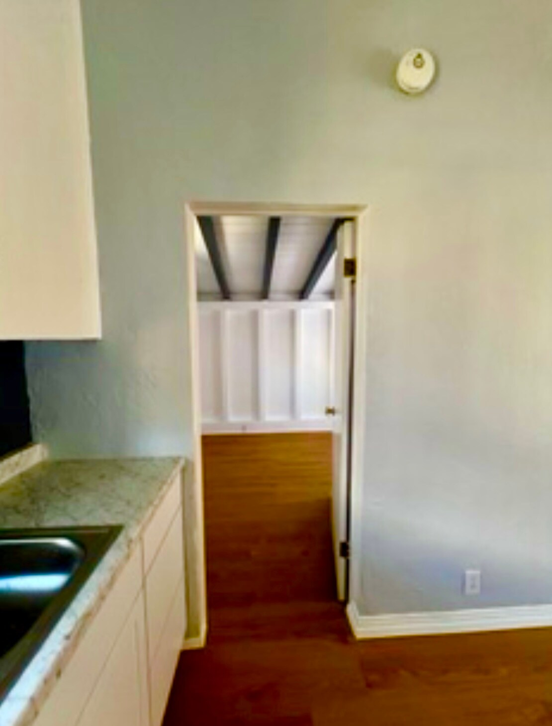 Building Photo - 6089 1/4 Cashio St