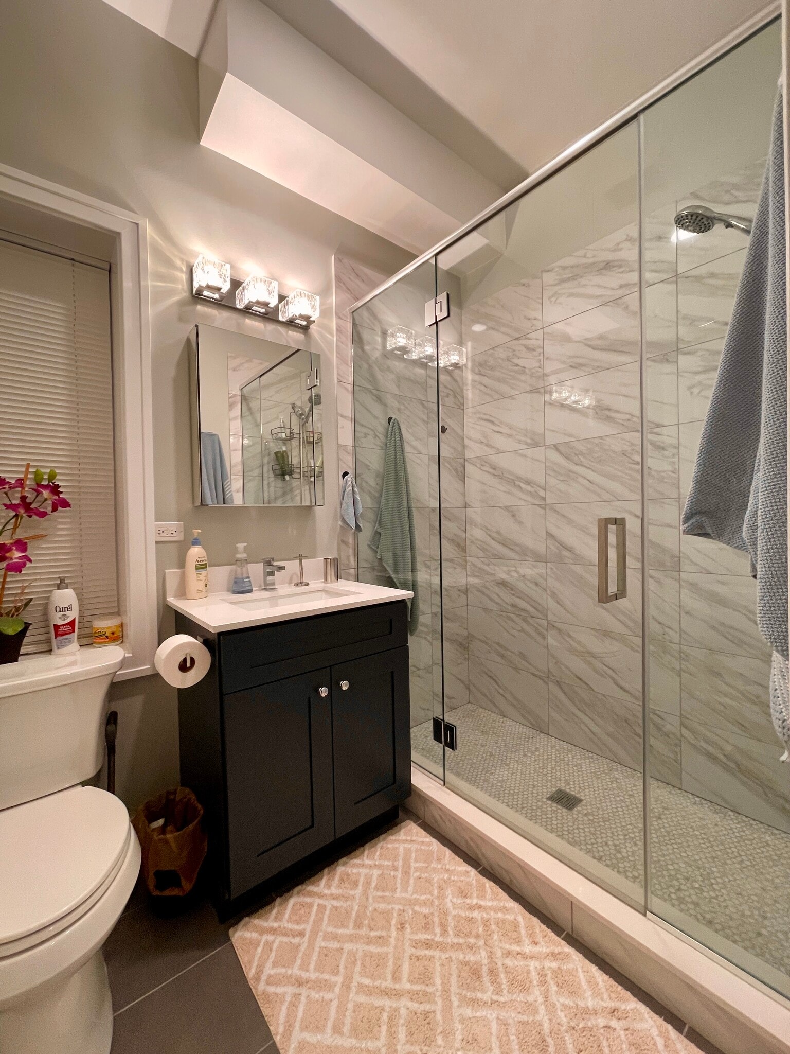 Building Photo - 1725 N Honore St