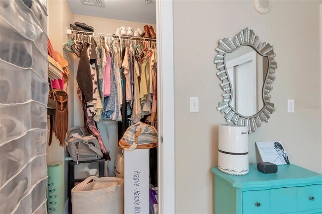 Building Photo - 1120 E Kennedy Blvd