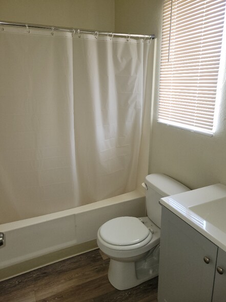 Building Photo - 15549 Barranca Way