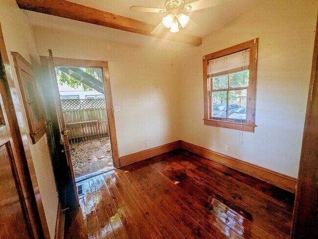 Building Photo - 4307 S Carrollton Ave