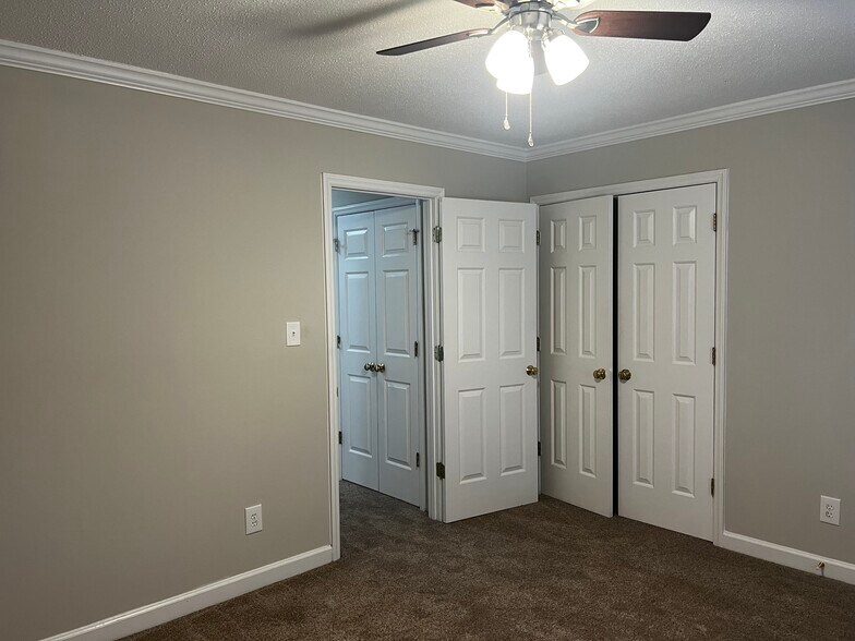 Building Photo - 2507 Saint Christopher Cir SW