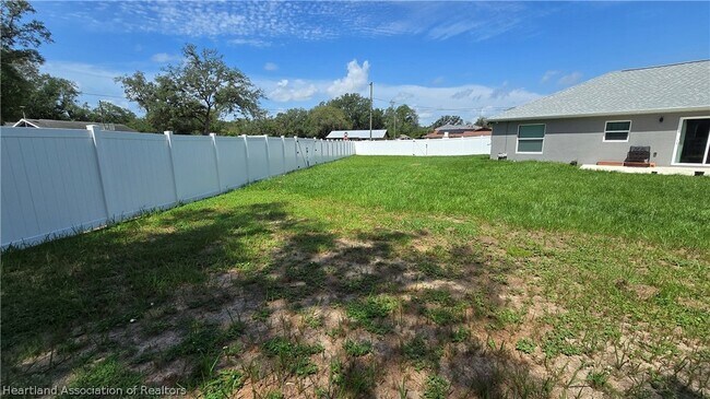 Building Photo - 1870 N Zenith Rd