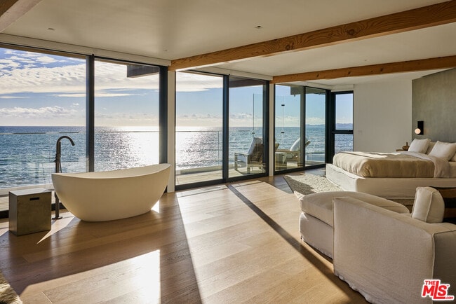 Building Photo - 24548 Malibu Rd