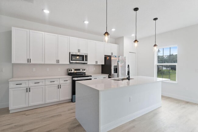 Building Photo - 14152 SW 44th Ave
