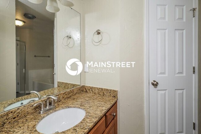 Building Photo - 3 Bedroom Pet-Friendly Home in EDMOND, OK with Main Street Renewal
