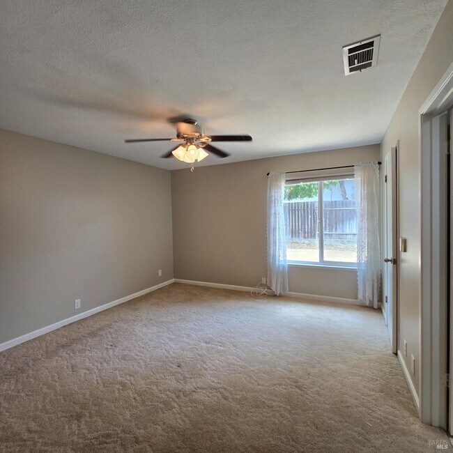 Building Photo - 464 Hartwick Ln