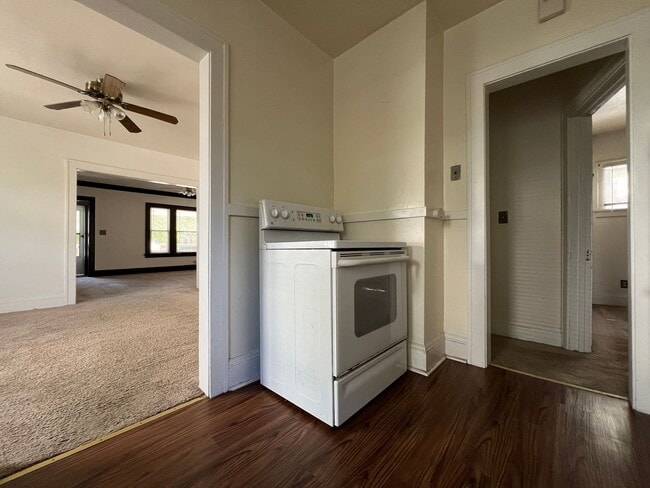 Building Photo - 2196 Lewis Dr