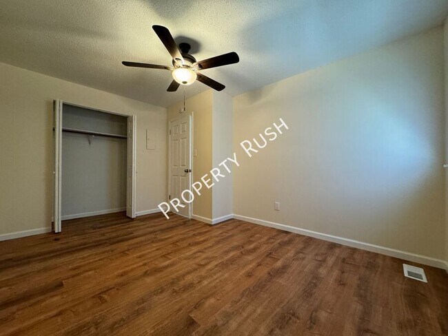 Building Photo - 1511 Rustic Dr