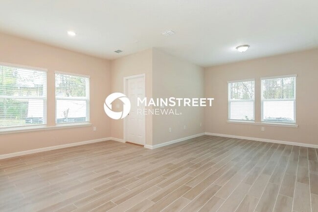 Building Photo - 3 Bedroom Pet-Friendly Home in Jacksonville, FL with Main Street Renewal