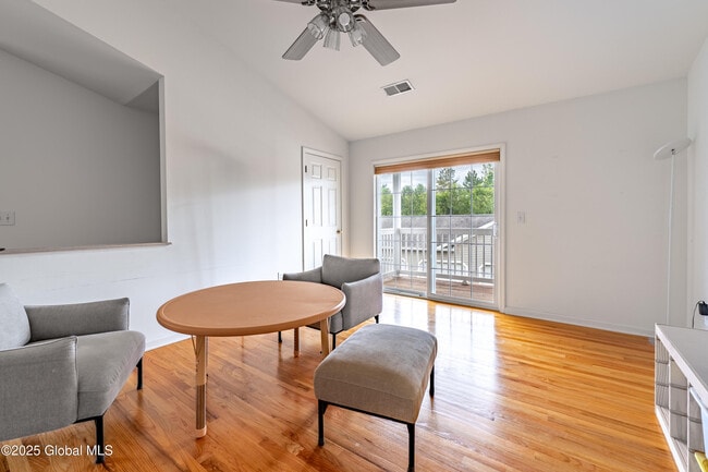 Building Photo - 108 Evergreen Pl