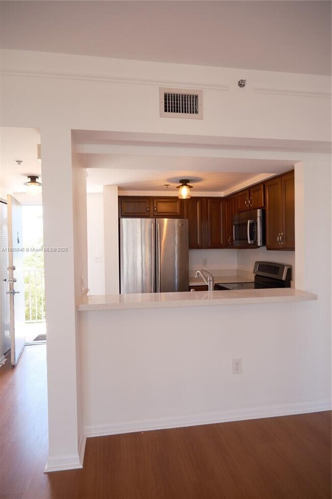 Building Photo - 2756 Day Ave