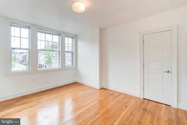 Building Photo - 1575 Spring Pl NW