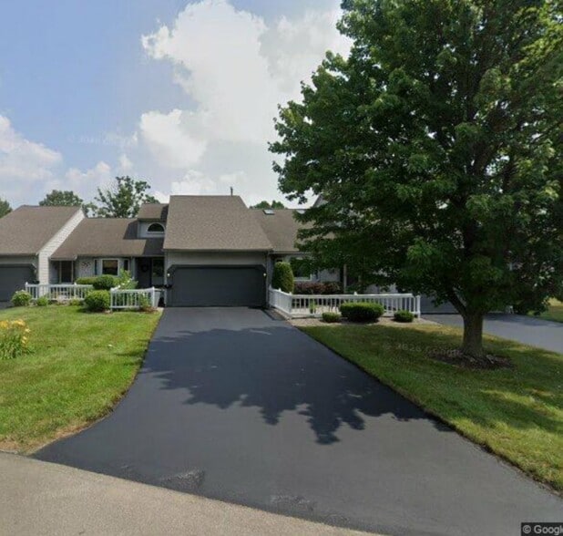 Building Photo - 69 Midlake Cir