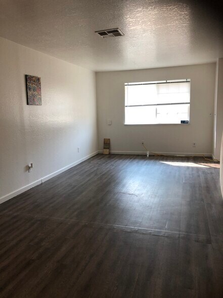 Building Photo - 2514 W Hemlock Ct