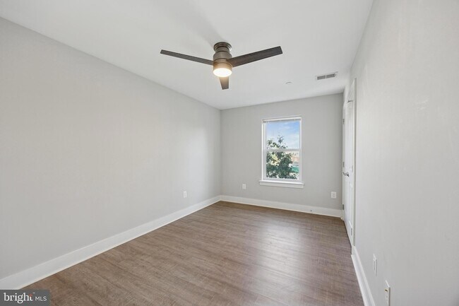 Building Photo - 502 Gerhard St