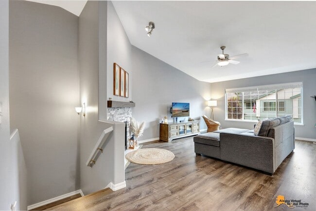 Building Photo - Stunning 3 Bedroom Home in East Anchorage with Garage