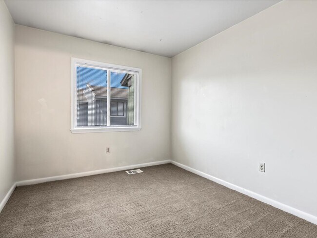 Building Photo - 8633 Madera Ct