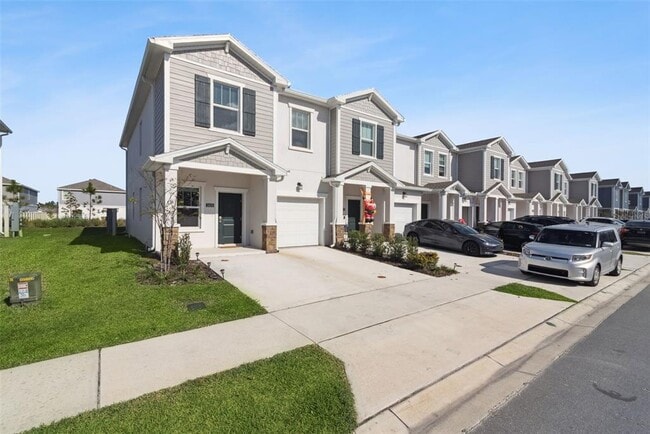 Building Photo - 2653 Skyline Lp