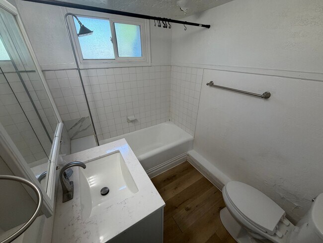 Building Photo - 805 E 100 S