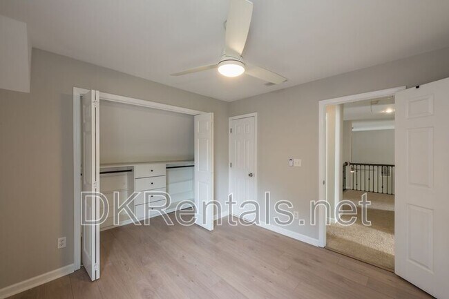 Building Photo - 1512 Fallen Leaf Dr SW