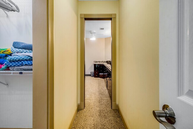 Building Photo - 53 Yacht Club Dr