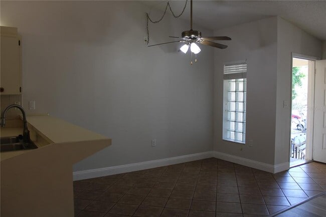 Building Photo - 3345 Crystal Ct E