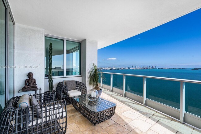 Building Photo - 1331 Brickell Bay Dr