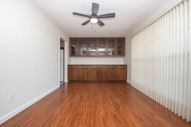 Building Photo - 2515 Valleyfield Dr