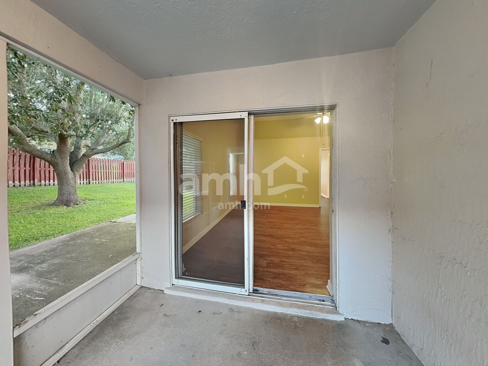 Building Photo - 1072 Bluegrass Dr
