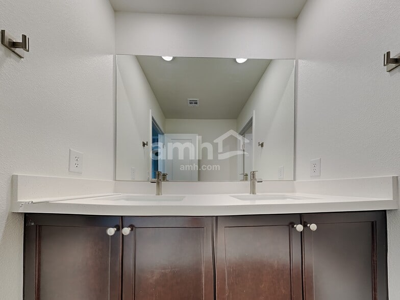 Building Photo - 6106 Theodore St