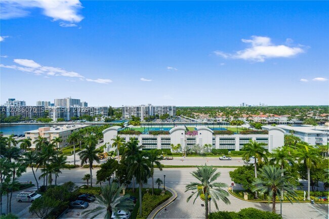 Building Photo - 2501 S Ocean Dr