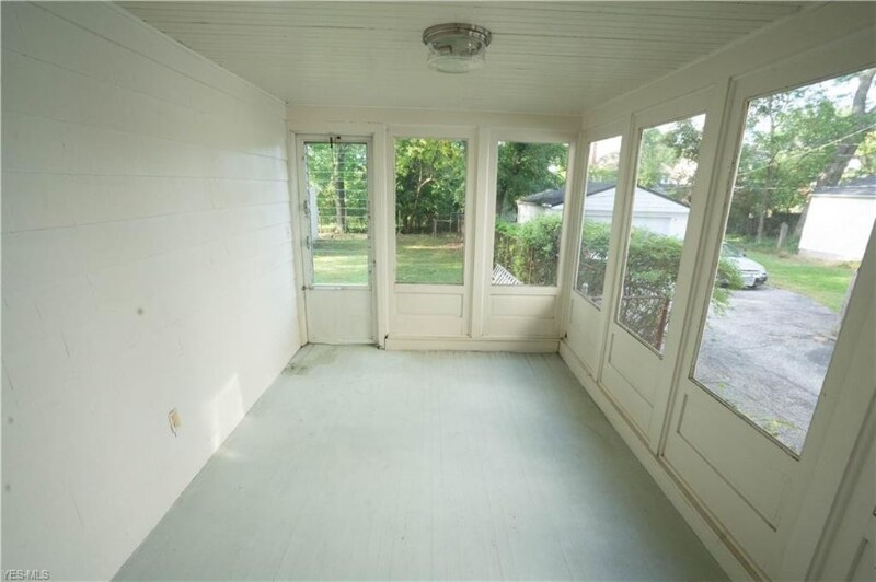 Building Photo - 3151 Oak Rd