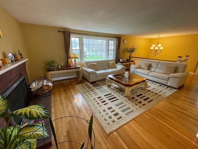 Building Photo - 2 Barrett Rd