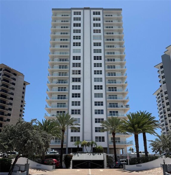 Building Photo - 3750 Galt Ocean Dr