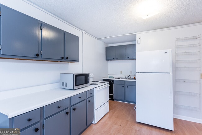 Building Photo - 656 Bellemeade Ave NW