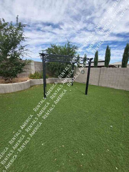 Building Photo - 17028 N Palo Verde St