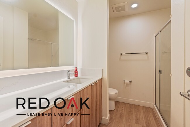 Building Photo - ~$355 OFF~ Cozy Private Suite in a Shared ...