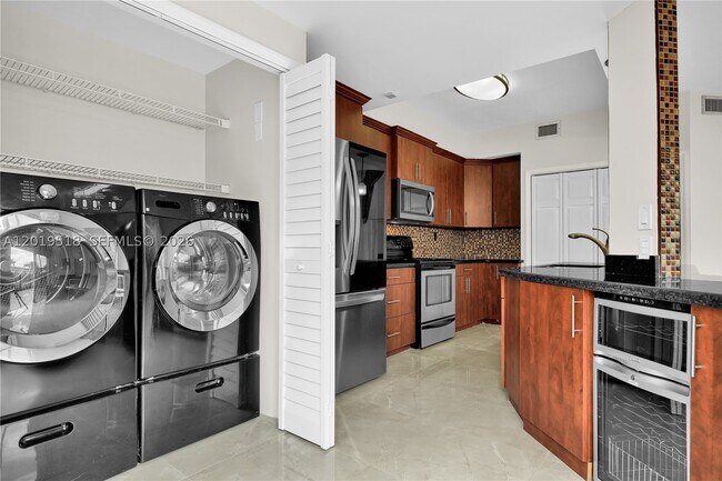 Building Photo - 14245 SW 57th Ln